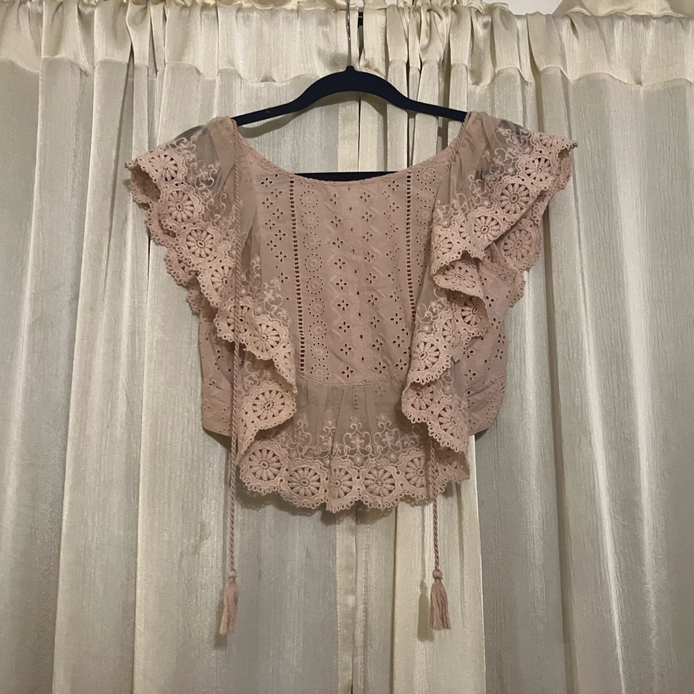 🌸 3 for $10 / altar’d state blush pink gorgeous medium top shirt